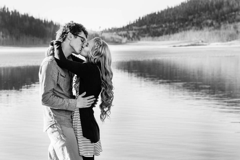 Kiss by the water