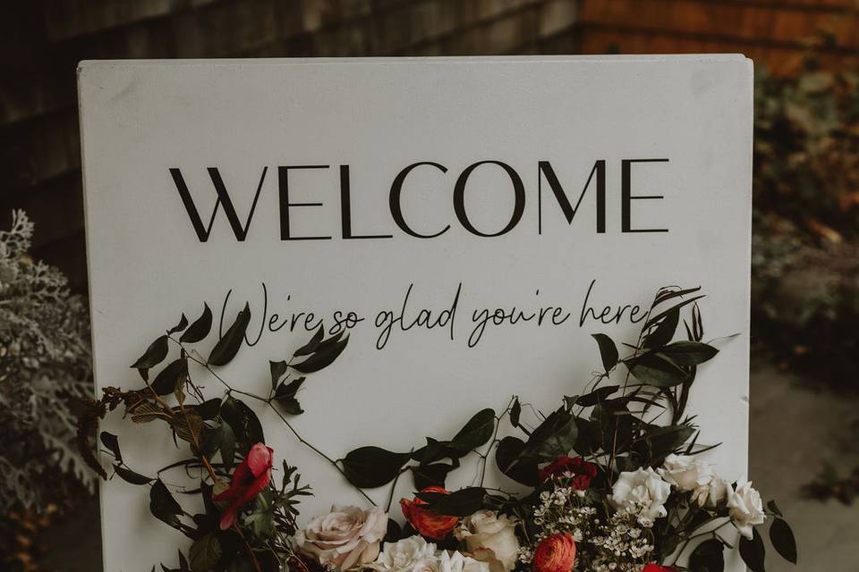 Welcome signs