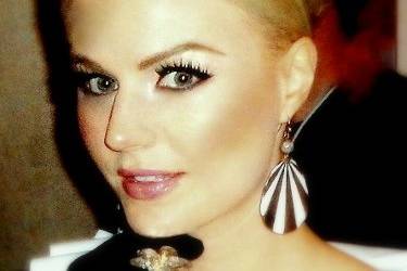 SK Artistry~  (On location Makeup artist)