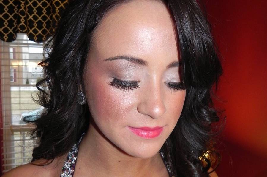MAKING FACES SPARKLE