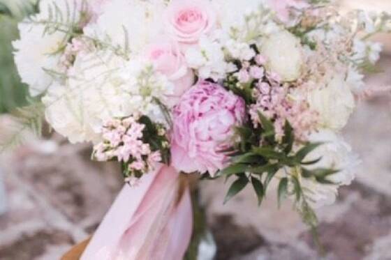 Smiling petals flower shop