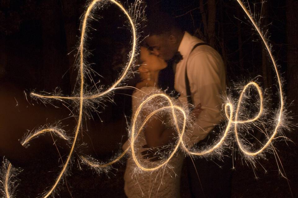 Sparkler kiss