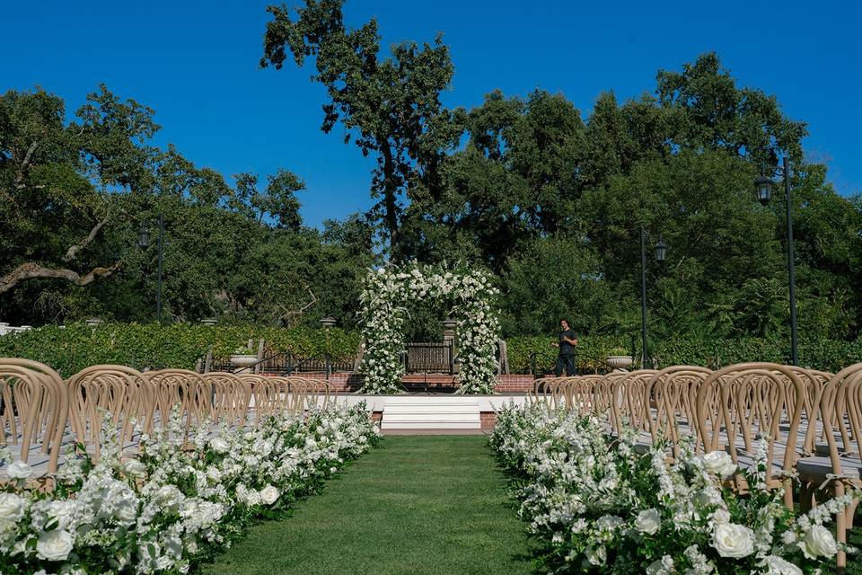 Mansion Garden Lawn Ceremony