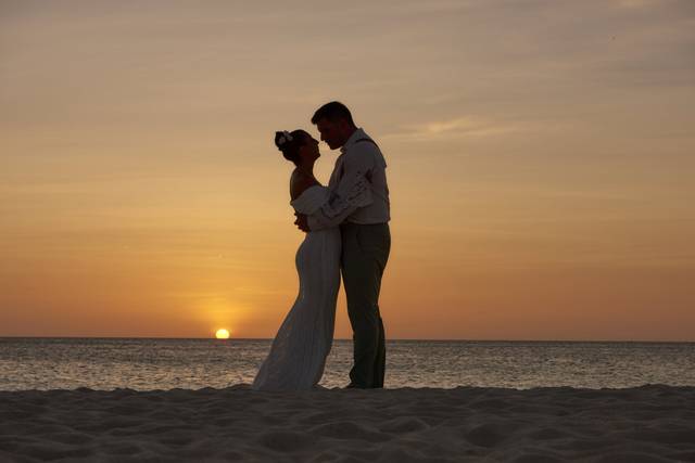 Colosal Weddings