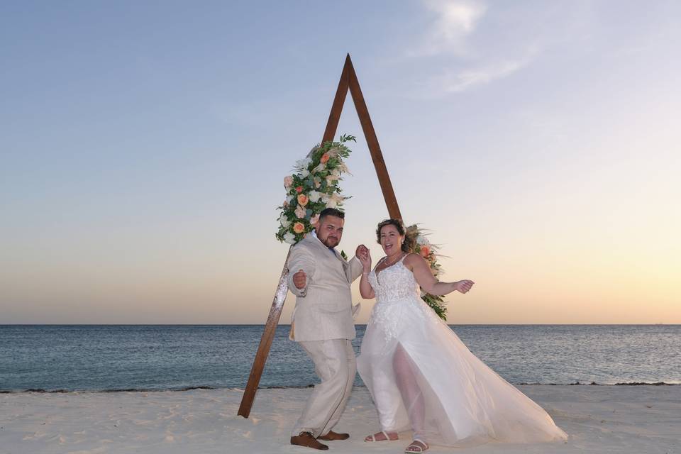 Beach Romance / Triangle Arch