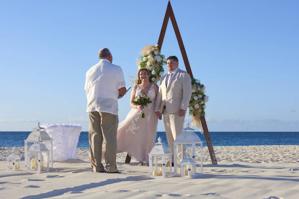 Beach Romance / Triangle