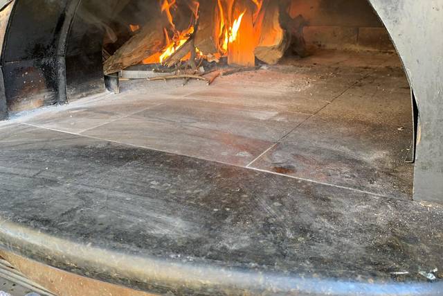 Pizza oven