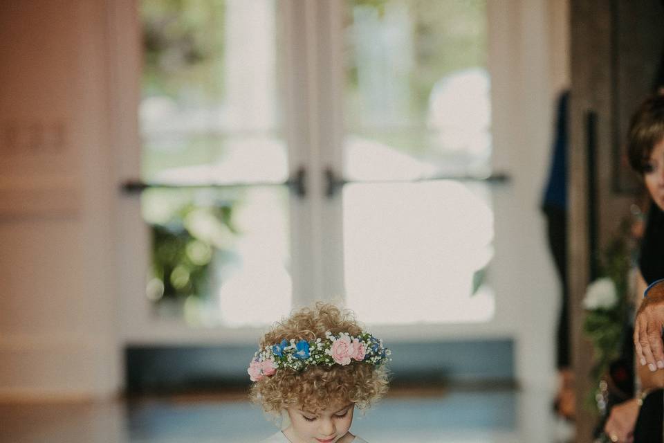 Flower Girl Dreams - Teale Photography