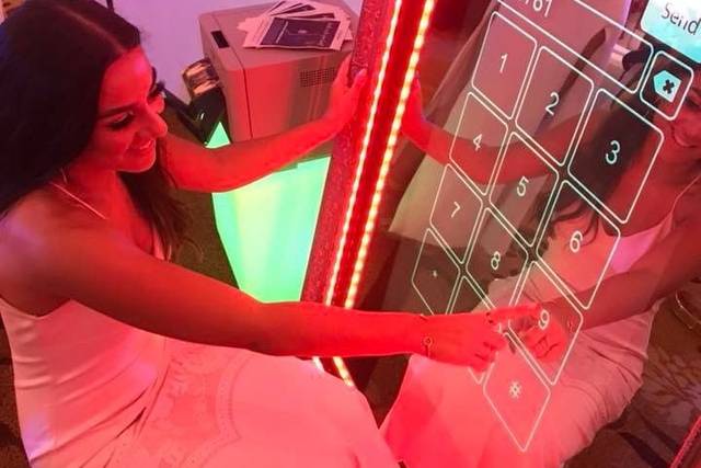 Bride - the mirror photo booth