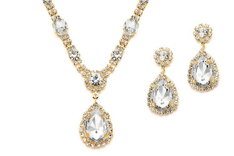 Beautiful Necklace & Earring Sets to wear on your special day, accented any gown, from simple to elaborate...we can find you what you are looking for!