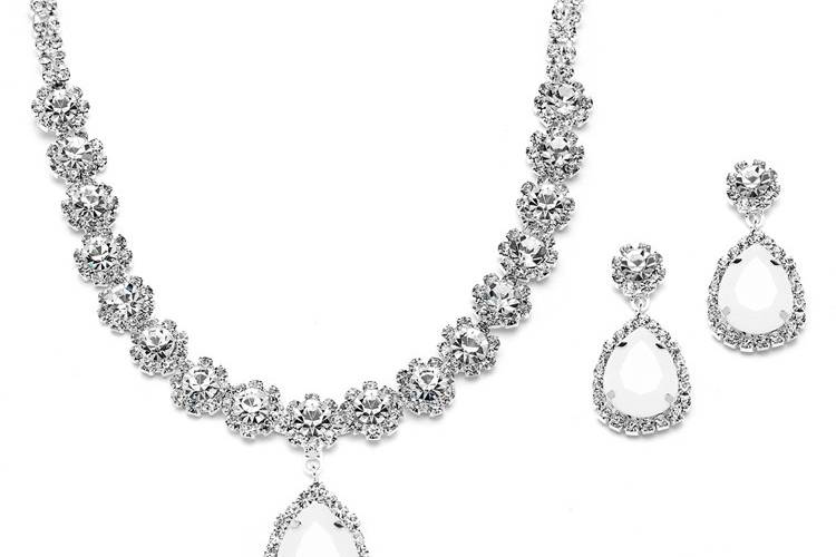 Beautiful Necklace & Earring Sets to wear on your special day, accented any gown, from simple to elaborate...we can find you what you are looking for!