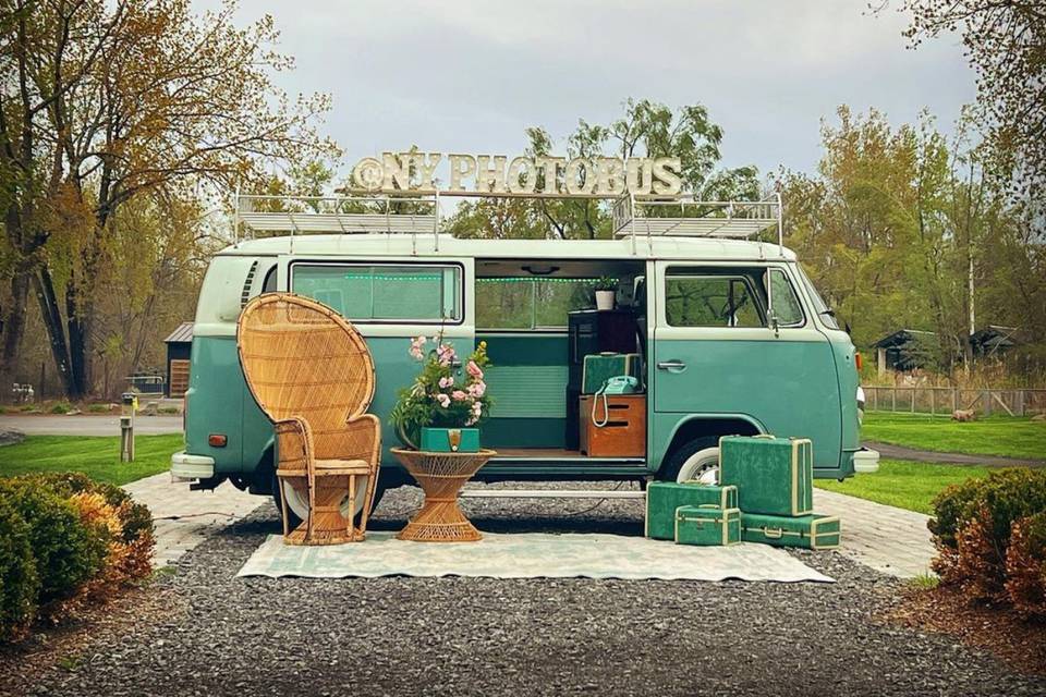 Turquoise Bus