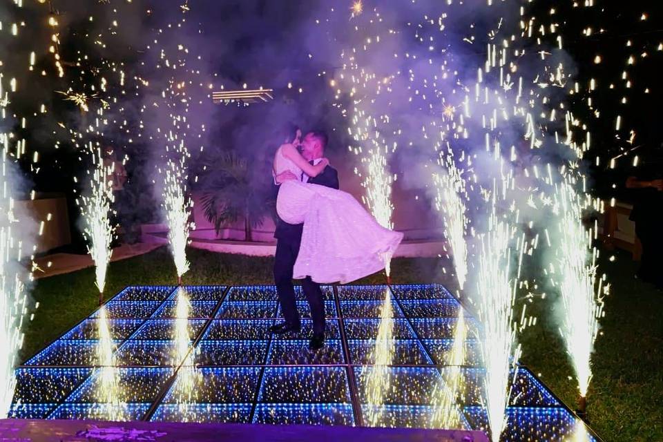 Cold pyrotechnic first dance.