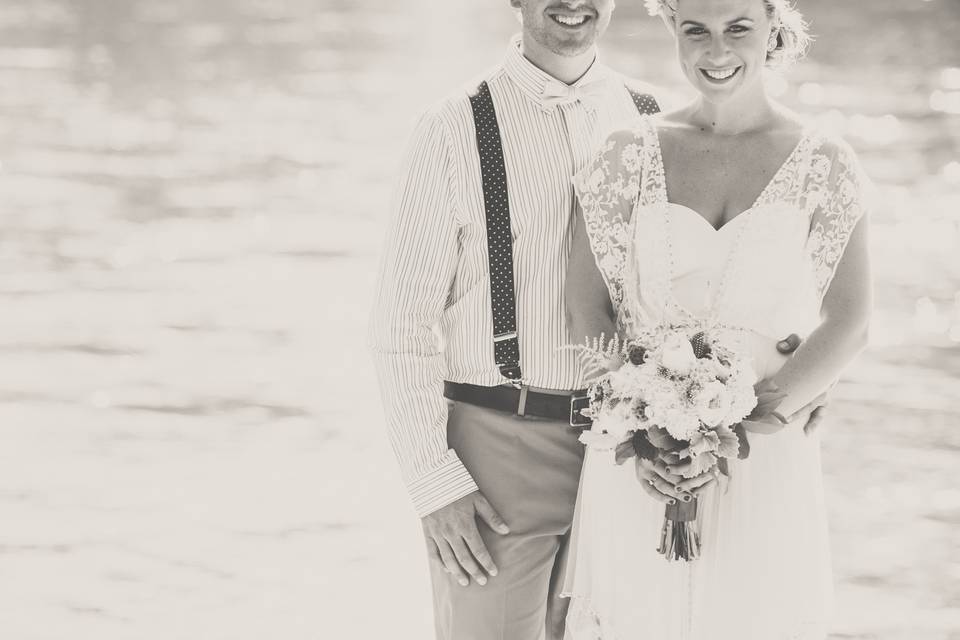 Couple: Ashley & Kevin
Anniversary: 6/29/2013
Location: Oregon
Photographer: Jessica Watson Photography
Product: Ribboned Silk Gown