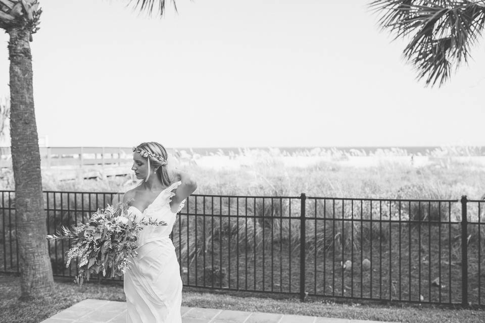 Couple: Bethany & Doug
Anniversary: 9/1/2013
Location: Charleston, SC
Photographer: Taylor Rae Photography
Product: Onyx Gown