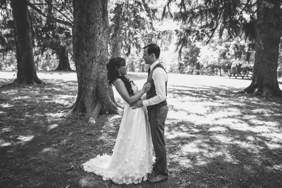 Couple: Brittany & Ethan
Anniversary: 8/3/2013
Location: Boise, ID
Photographer: Ray Gadd of Steve Smith Photography
Product: Lita Gown