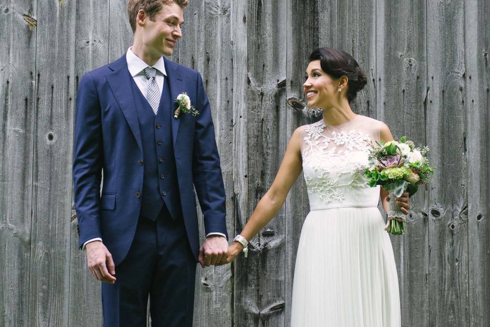 Couple: Lindsay & Blake
Anniversary: 4/7/2012
Location: Washington
PhotographeR: One Love Photo
Product: Ribboned Silk Gown