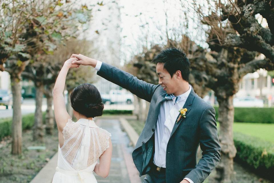 Couple: Michelle & Bernie
Anniversary: 6/21/2013
Location: Brooklyn, NY
Photographer: Love Me Do Photography
product: Isadora Gown