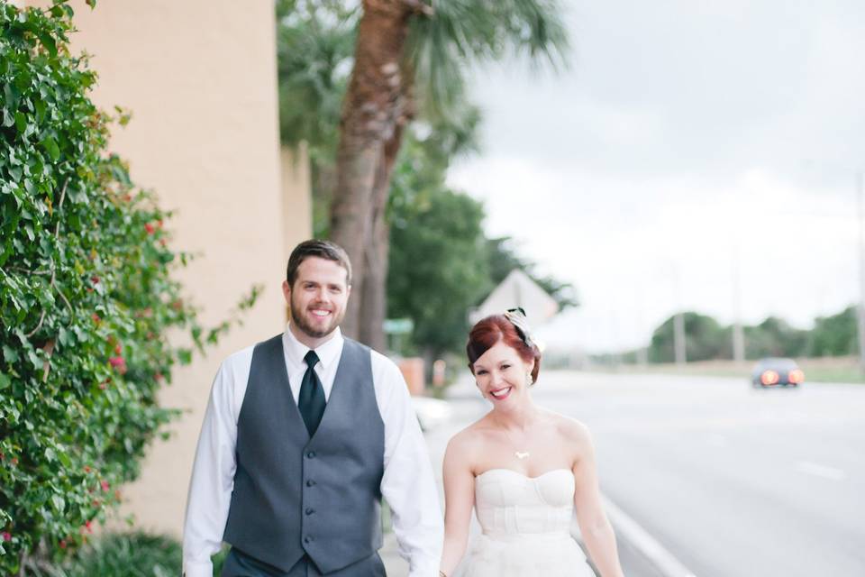 Couple: Sara & Justin
Anniversary: 9/1/2013
Location: New Hampshire
Photographer: Aaron Nicholas Photography
Product: Elysium Gown