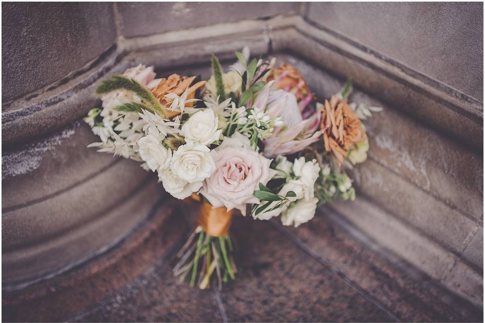 Color coordinating bouquet wrap