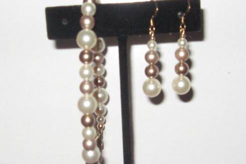 Swarovski Pearls in the Bronze, Powdered Almond and Cream.