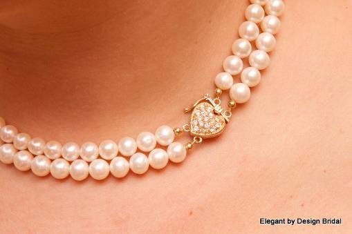 Double strand of pearls 