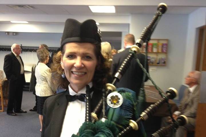 Michigan Wedding Bagpiper piping for Processional and Recessional in Birmingham, MI
