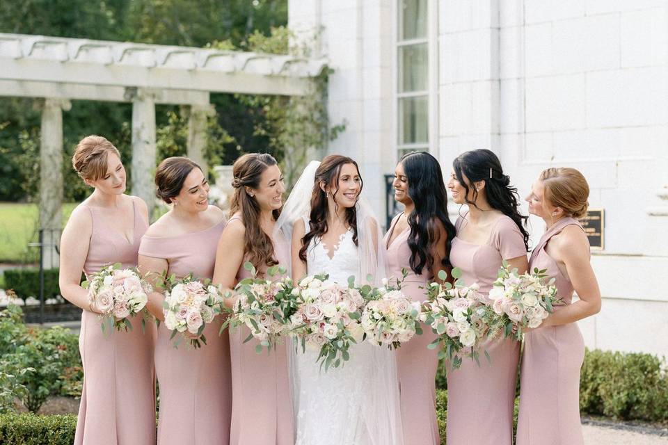 Rosecliff Mansion bridesmaids