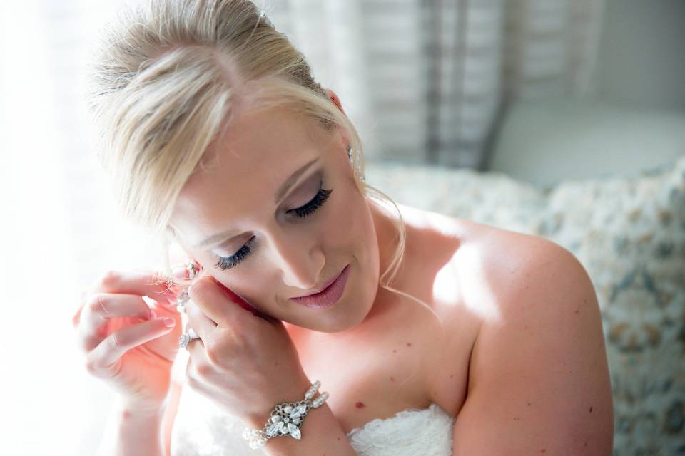 Flawless wedding make-up