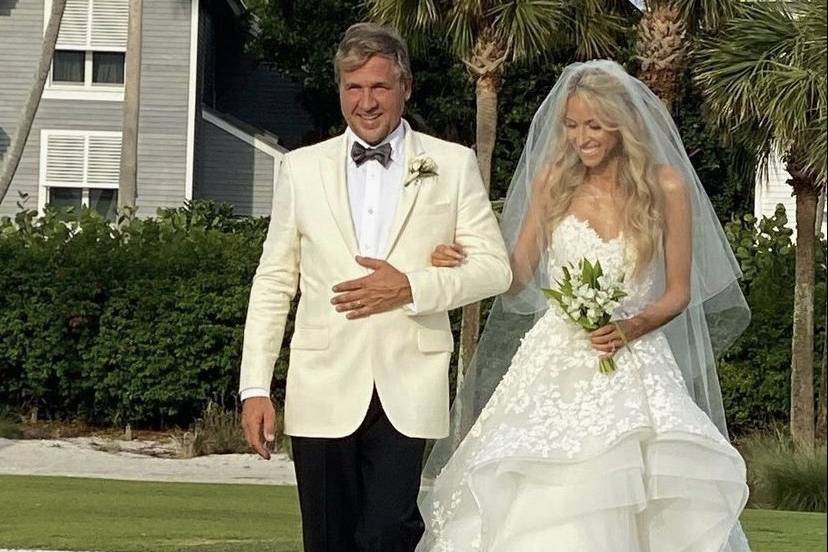Bride spray tan