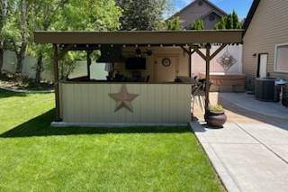 Outdoors kitchen