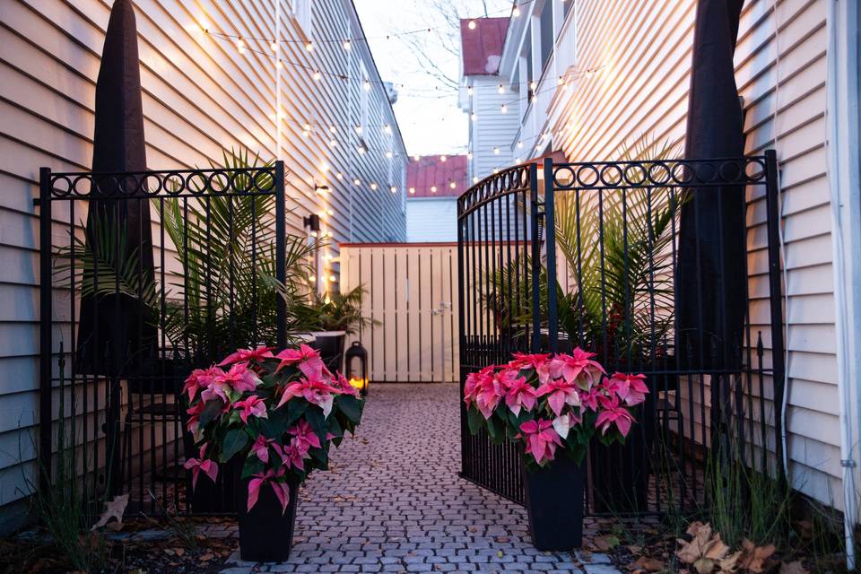 String-lit courtyard