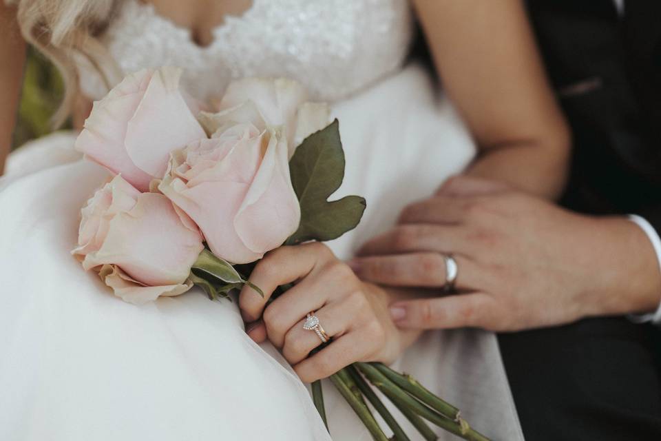 Bouquet and rings