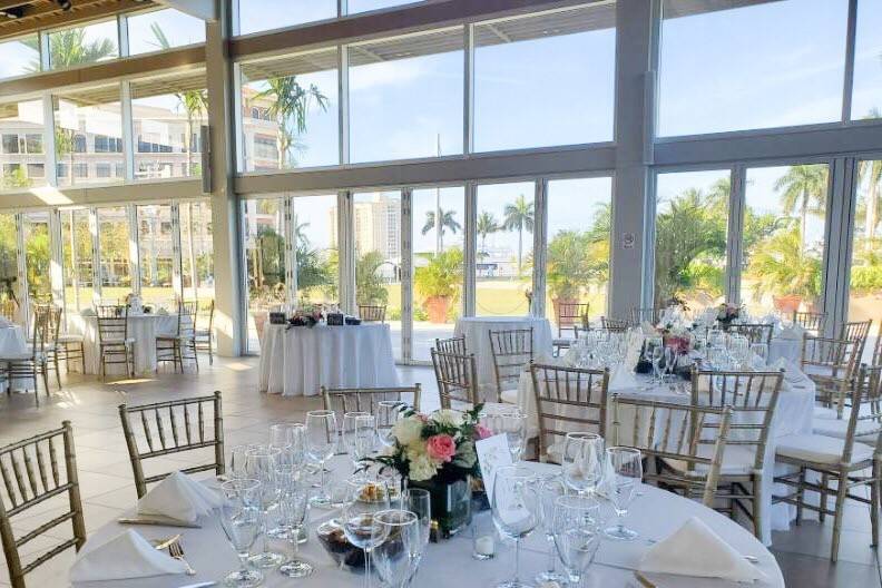 Elegant wedding table