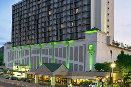 Book your Wedding at the Beautiful Holiday Inn National Airport!