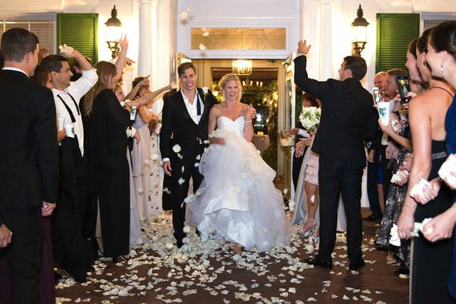 Celebrating the newlyweds | Credit: Agnes Lopez