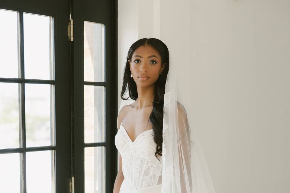 Matching lace veil
