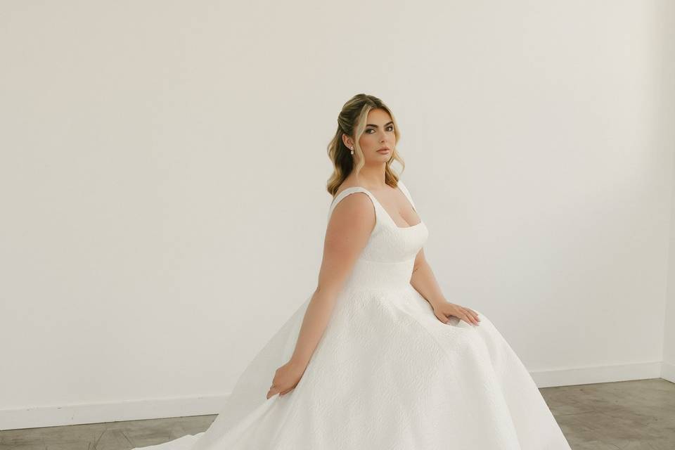 Romantic wedding dress