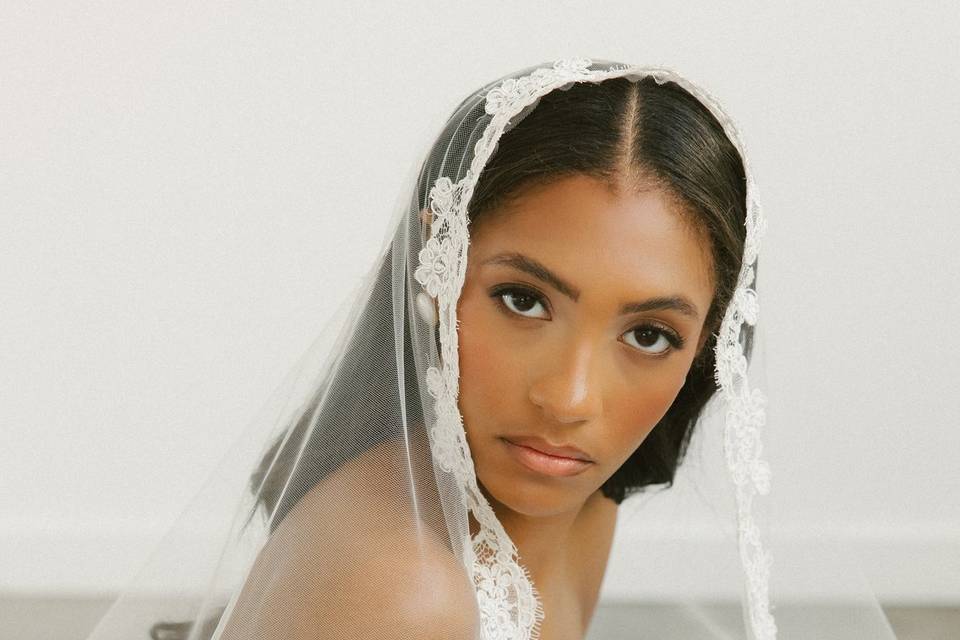 Mantilla lace veil