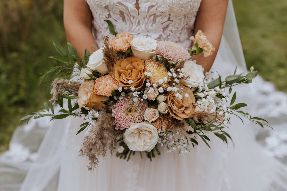 Greenery bouquet and hairpiece