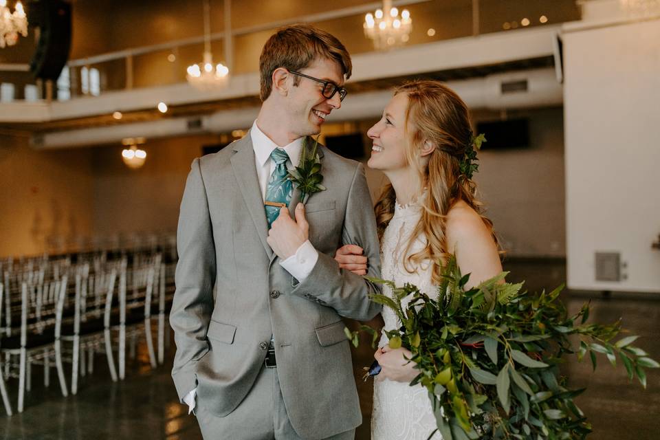 Greenery groom & bride