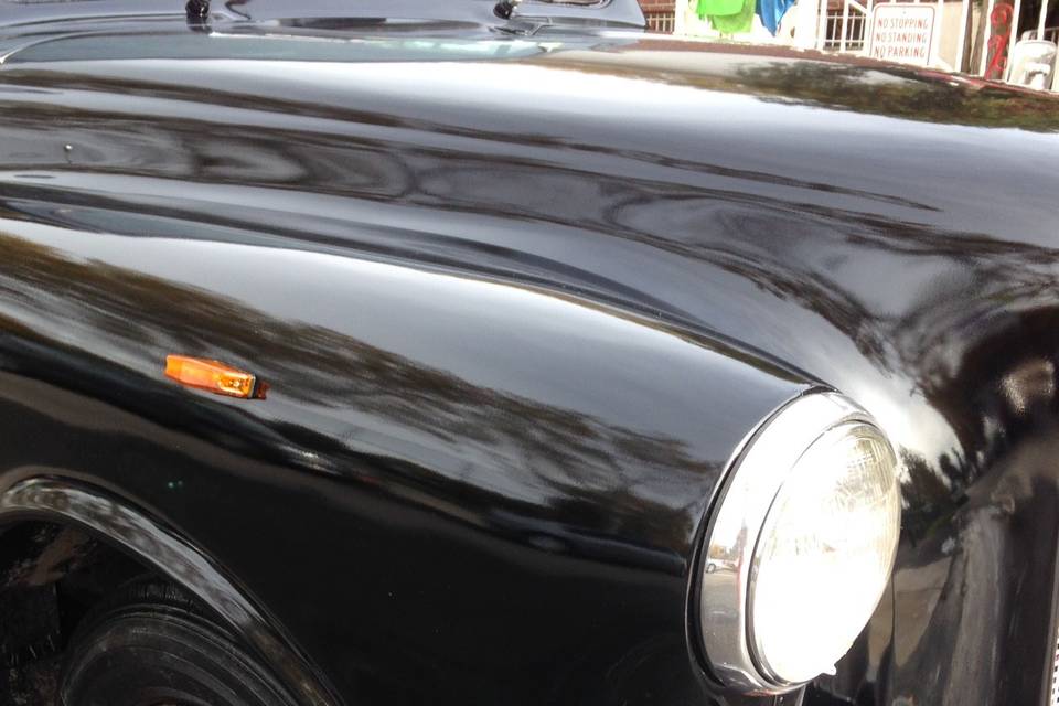 A1 OF A KIND VINTAGE LONDON BLACK TAXI CAB COMPANY
