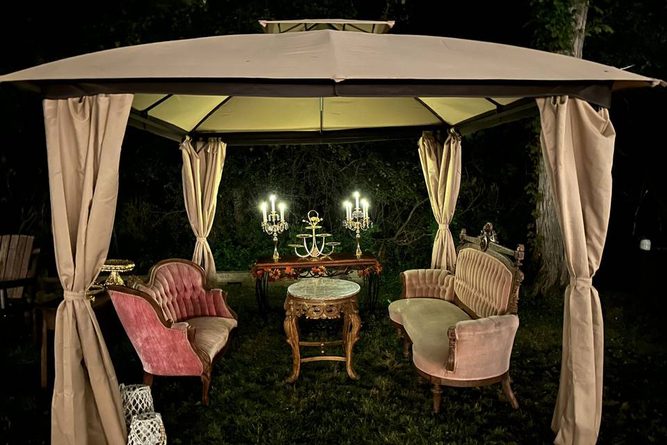 Victorian Lounge