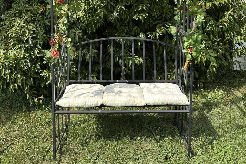photo arch bench