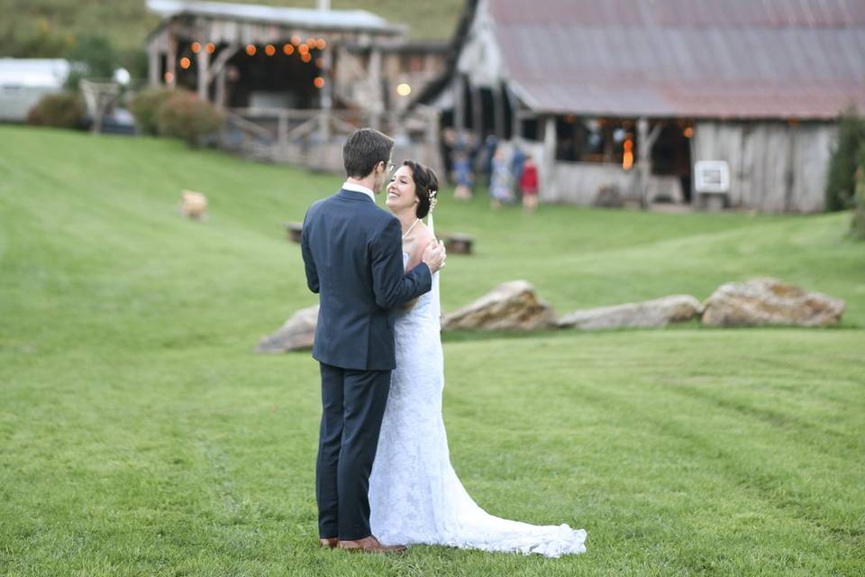 Couple, barn/stage, dancefloor