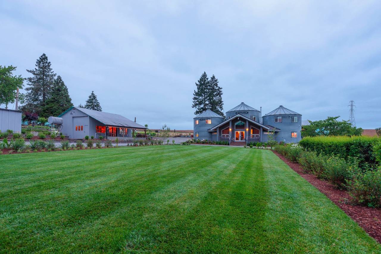 Abbey Road Farm - Barn & Farm Weddings - Carlton, OR - WeddingWire