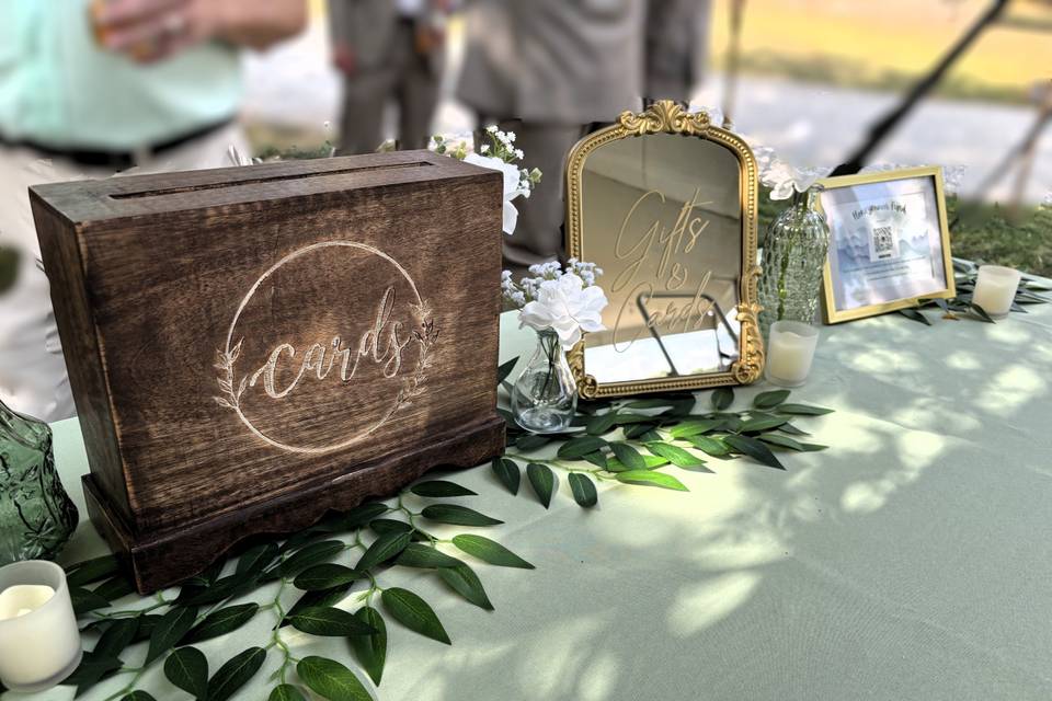 Card & gift table