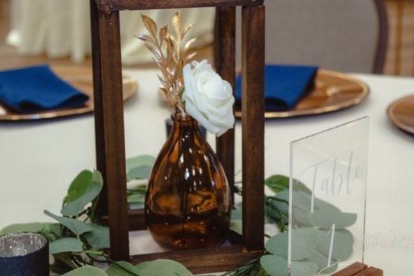 Wood lantern & amber vase