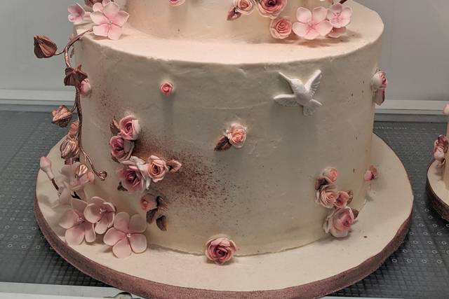 Dena s Sweetly Unique Cakes Wedding Cake Beaumont TX