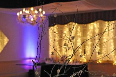 Table set-up with flower and candle centerpiece